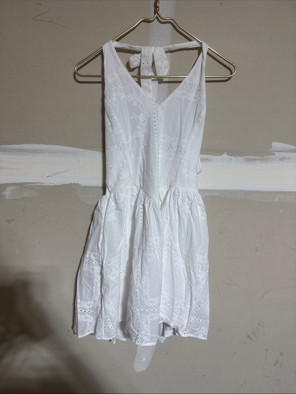 NWT White Eyelet V-Neck Halter Summer Dress